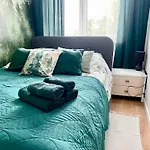 Chillout Airport Apartment Kl33 - Air Condition & Free Parking