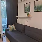 Chillout Airport Apartment Kl33 - Air Condition & Free Parking