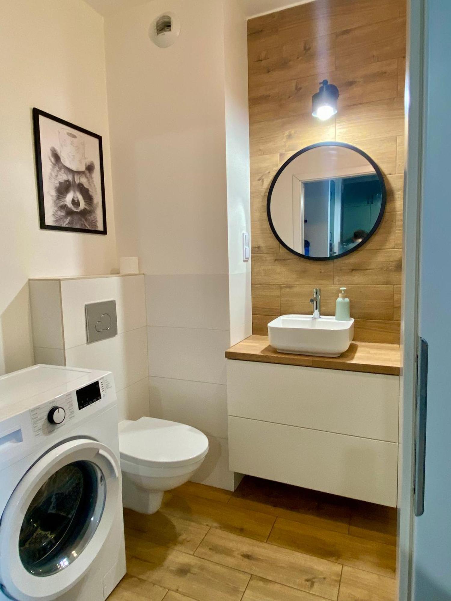 Chillout Airport Kl33 - Air Condition & Free Parking Apartment